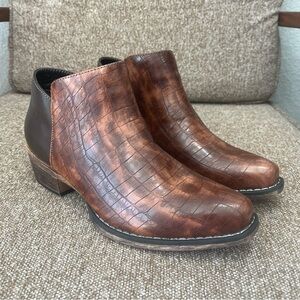 Roper Women's Sofia Caiman-Tan ankle boots